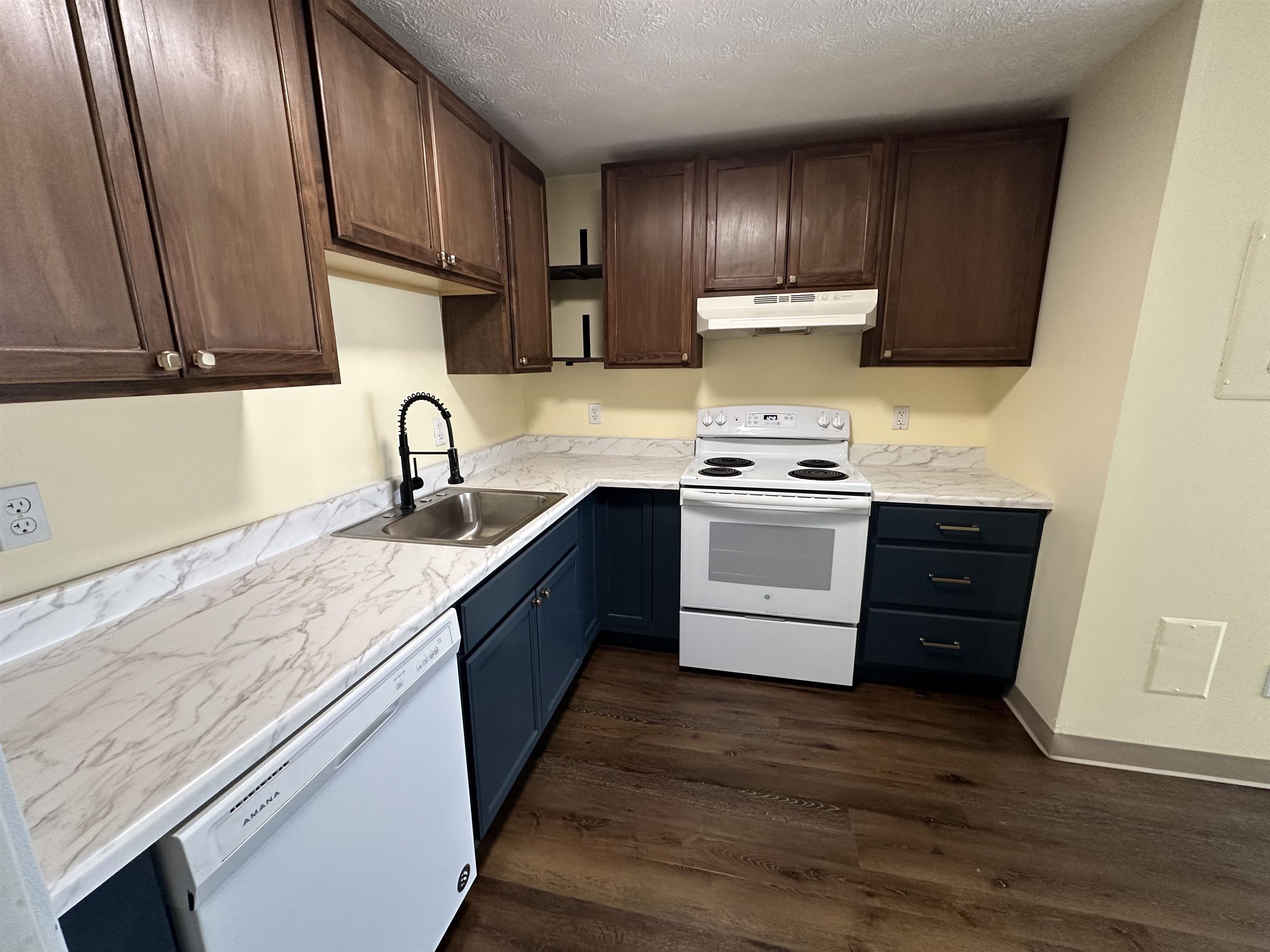 45 Log Street 1E