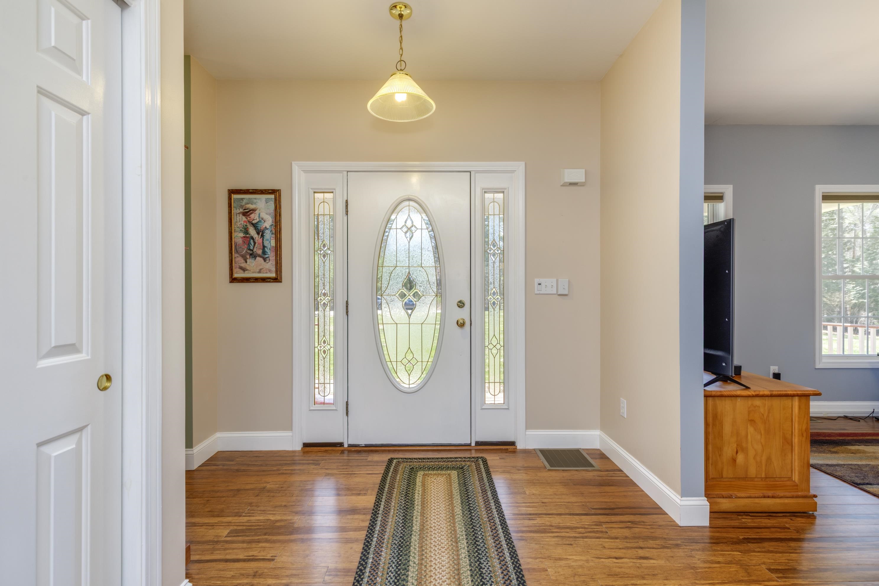 Deerfield, New Hampshire 03037, United States, 4 Bedrooms Bedrooms, ,3 BathroomsBathrooms,Residential,Pending,113866