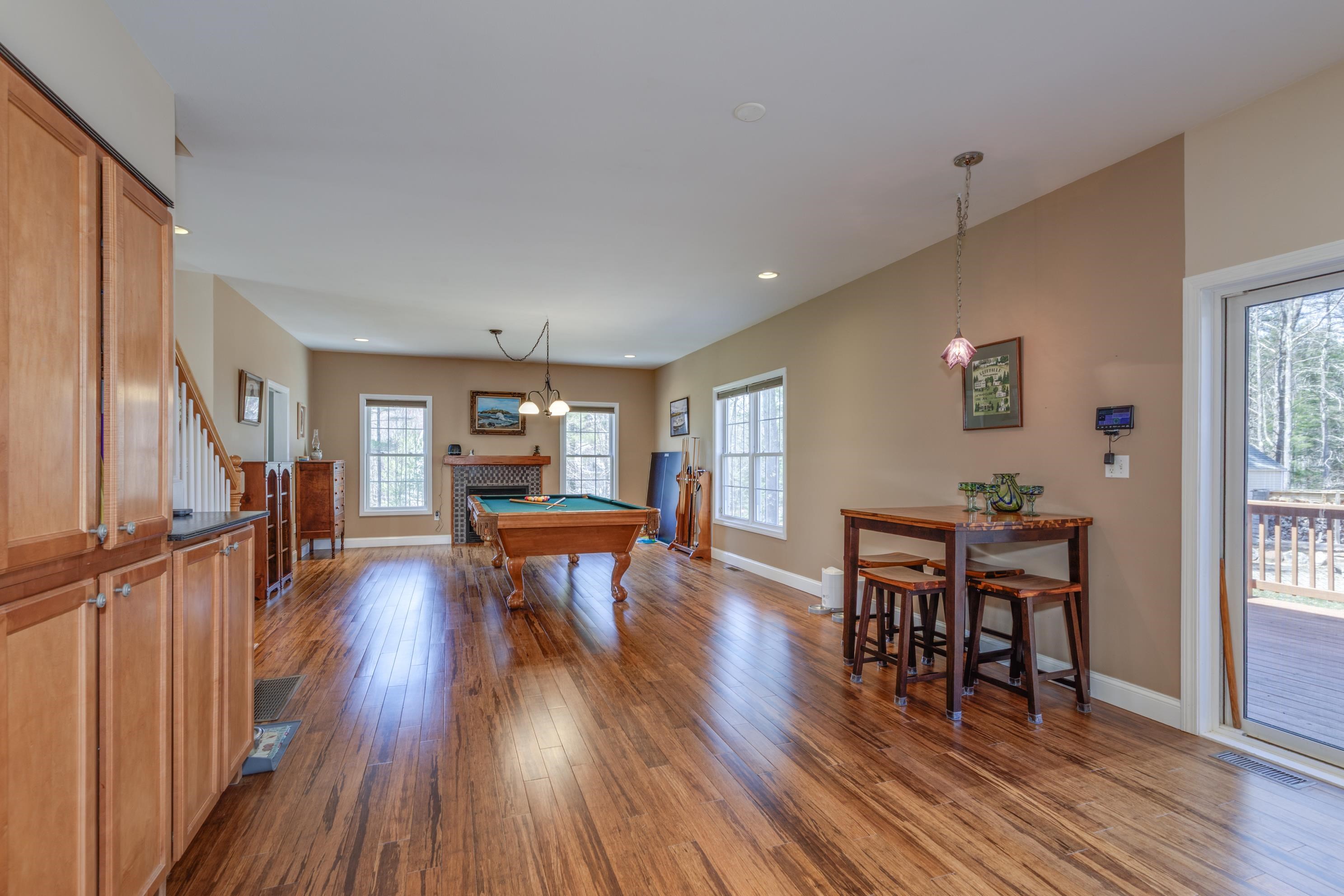 Deerfield, New Hampshire 03037, United States, 4 Bedrooms Bedrooms, ,3 BathroomsBathrooms,Residential,Pending,113866