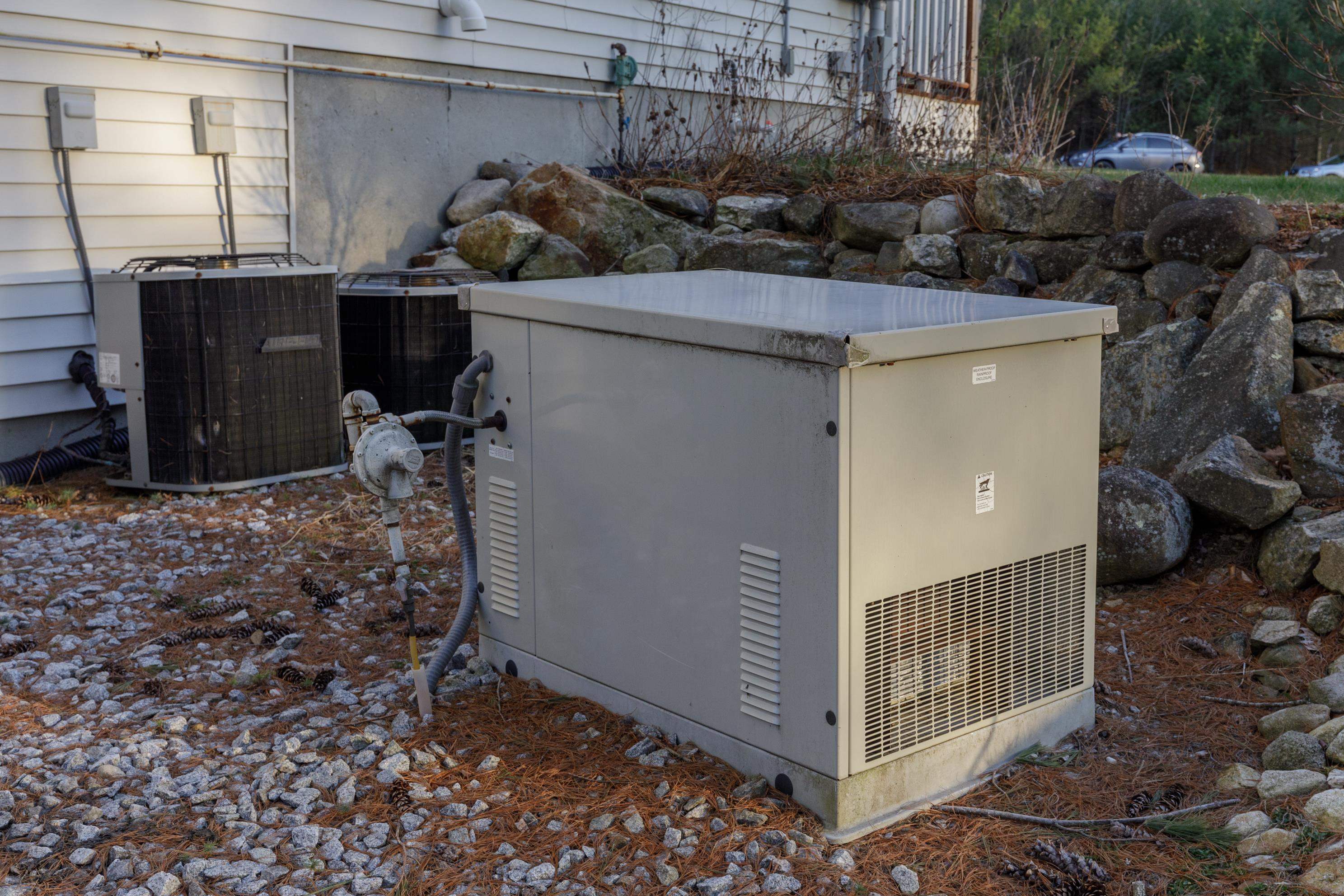 Deerfield, New Hampshire 03037, United States, 4 Bedrooms Bedrooms, ,3 BathroomsBathrooms,Residential,Pending,113866