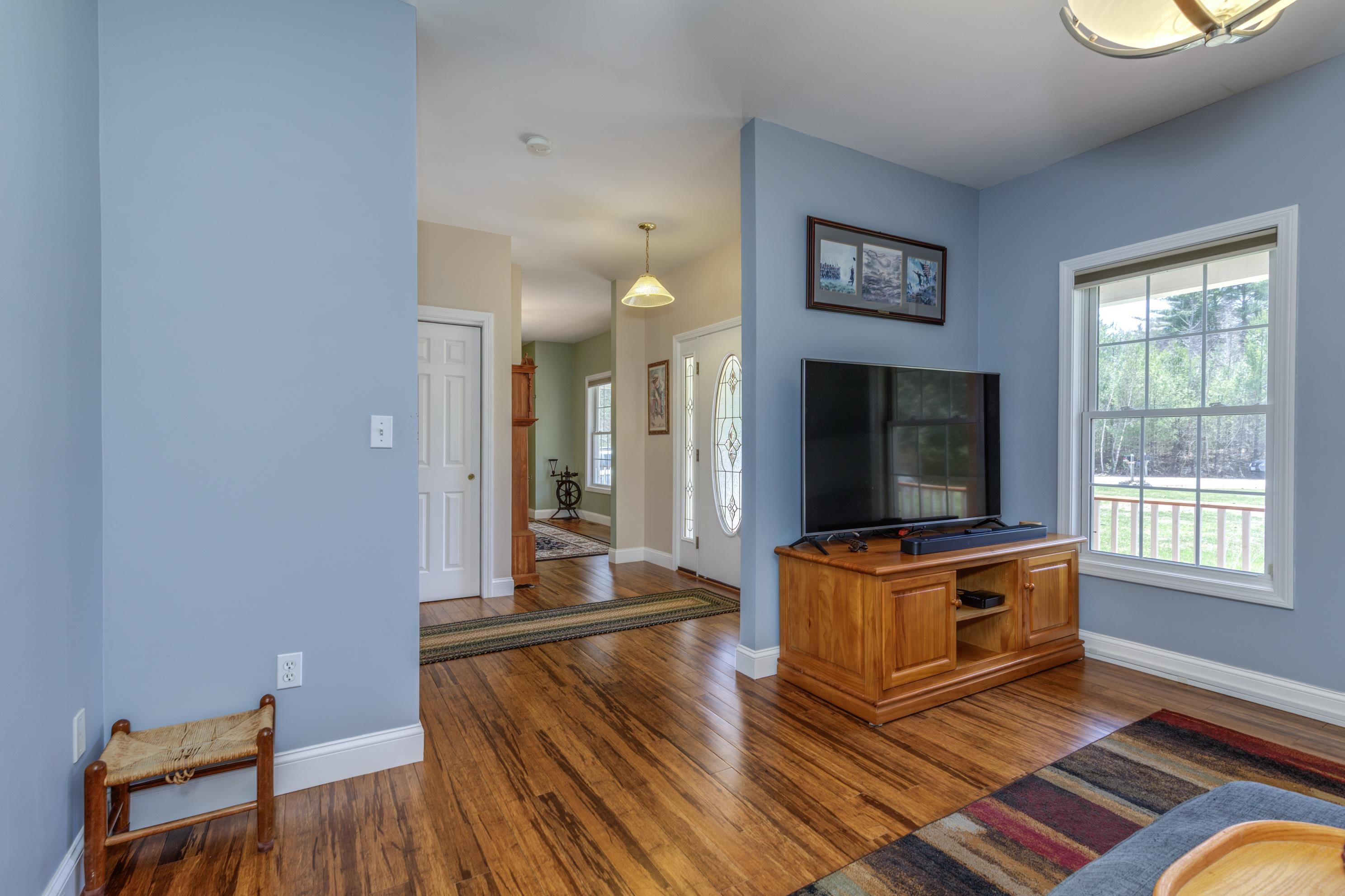 Deerfield, New Hampshire 03037, United States, 4 Bedrooms Bedrooms, ,3 BathroomsBathrooms,Residential,Pending,113866