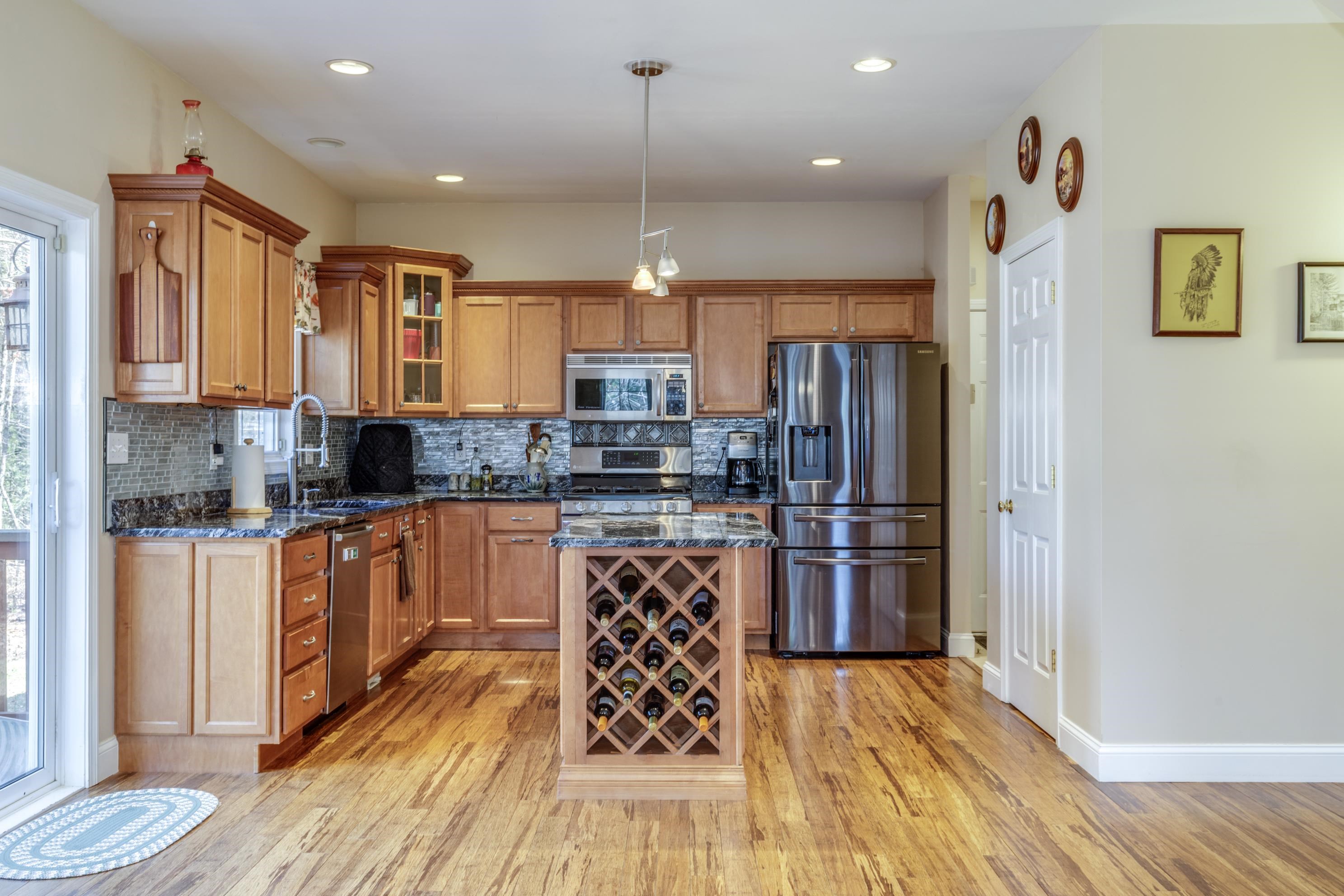 Deerfield, New Hampshire 03037, United States, 4 Bedrooms Bedrooms, ,3 BathroomsBathrooms,Residential,Pending,113866