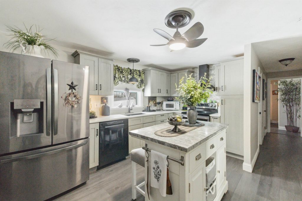 Photo of 10 Frances Street, Franklin, NH 03235 (MLS # 5074992)