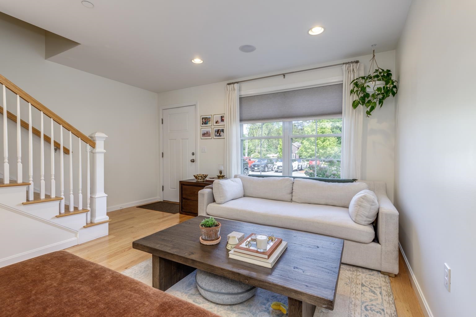 Derry, New Hampshire 03038, United States, 2 Bedrooms Bedrooms, ,2 BathroomsBathrooms,Residential,Pending,139083