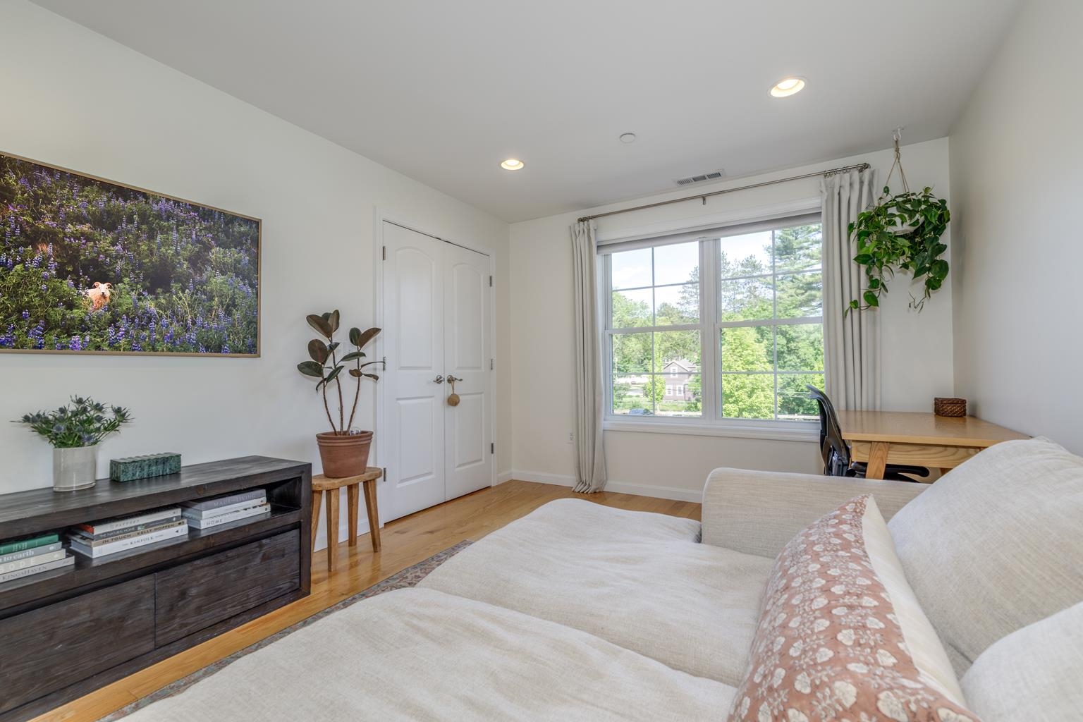 Derry, New Hampshire 03038, United States, 2 Bedrooms Bedrooms, ,2 BathroomsBathrooms,Residential,Pending,139083