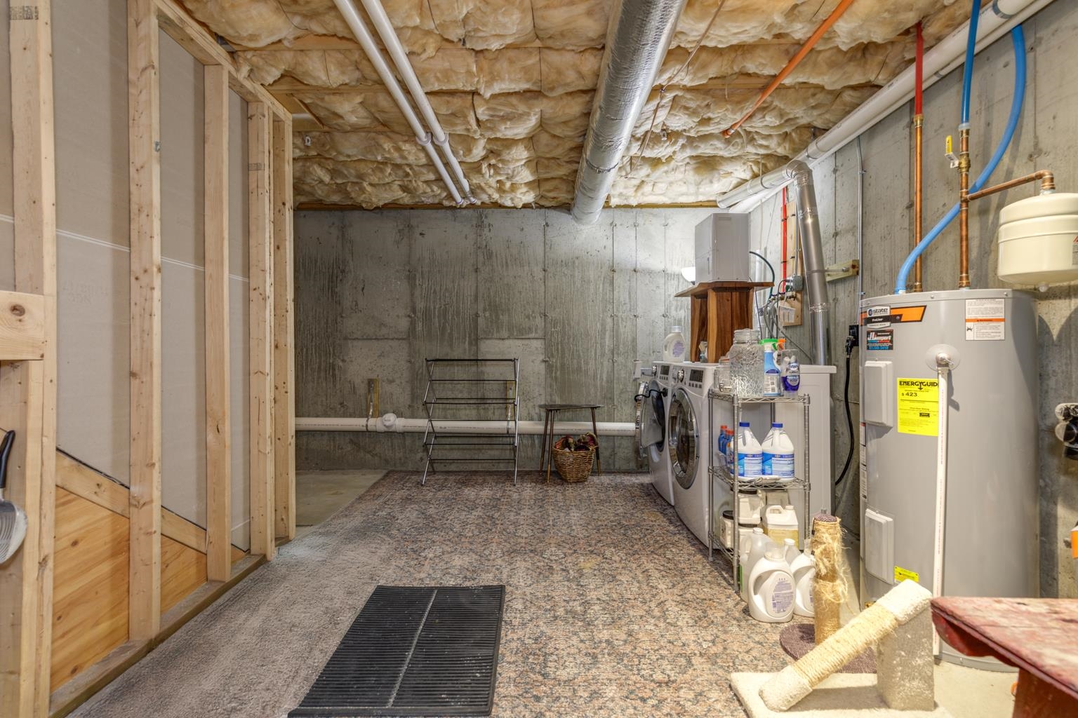 Derry, New Hampshire 03038, United States, 2 Bedrooms Bedrooms, ,2 BathroomsBathrooms,Residential,Pending,139083