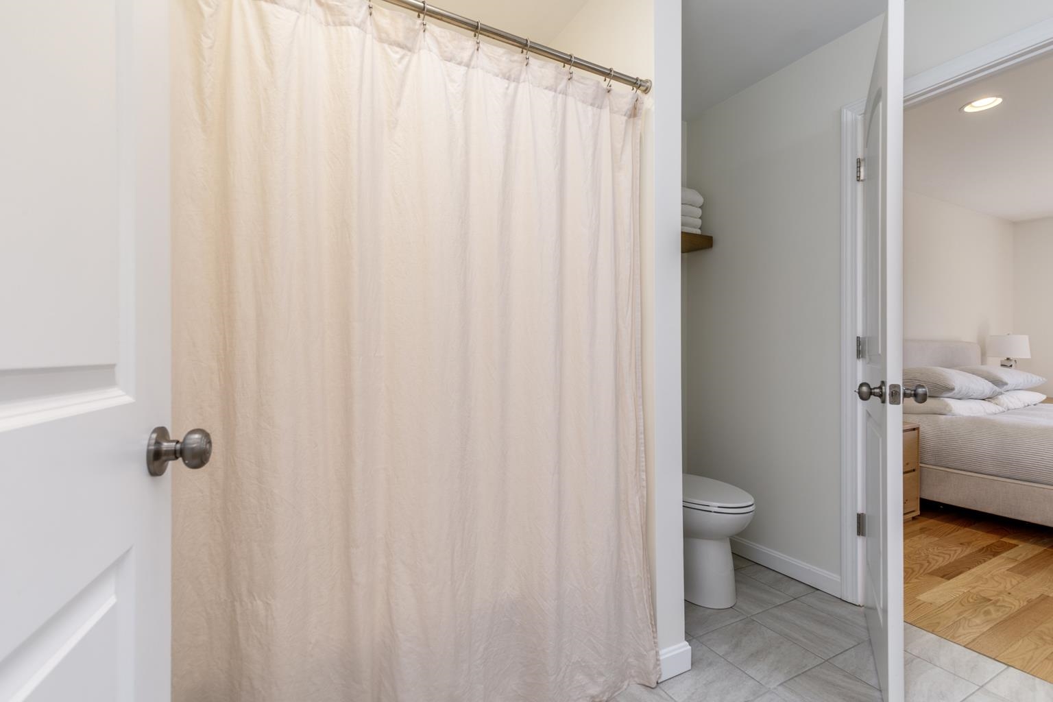 Derry, New Hampshire 03038, United States, 2 Bedrooms Bedrooms, ,2 BathroomsBathrooms,Residential,Pending,139083