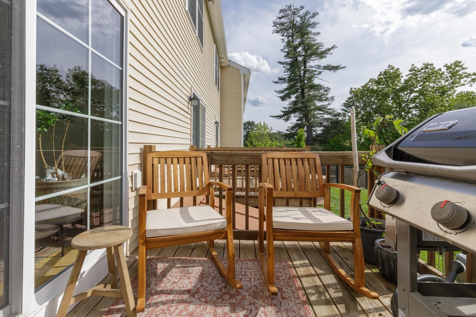 Derry, New Hampshire 03038, United States, 2 Bedrooms Bedrooms, ,2 BathroomsBathrooms,Residential,Pending,139083