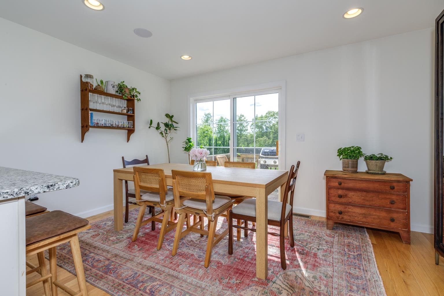 Derry, New Hampshire 03038, United States, 2 Bedrooms Bedrooms, ,2 BathroomsBathrooms,Residential,Pending,139083