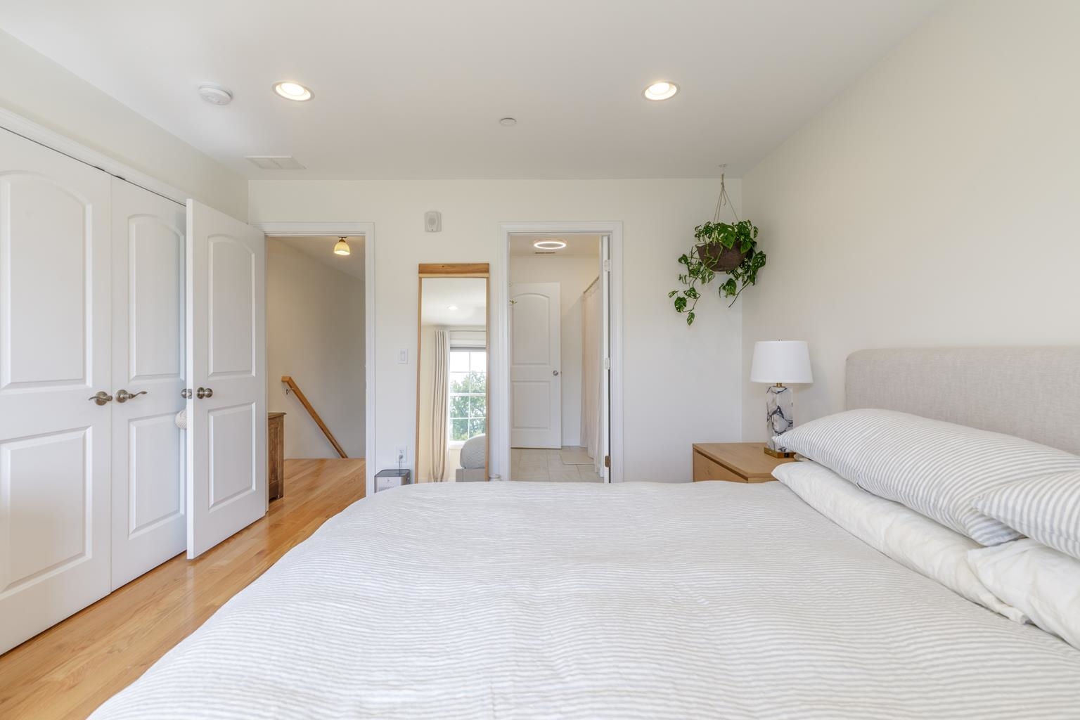 Derry, New Hampshire 03038, United States, 2 Bedrooms Bedrooms, ,2 BathroomsBathrooms,Residential,Pending,139083