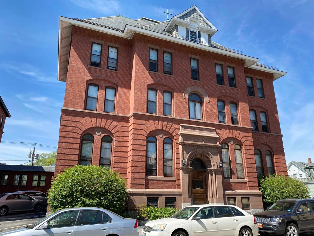 Photo of 124 Orange Street #302, Manchester, NH 03103 (MLS # 5074692)