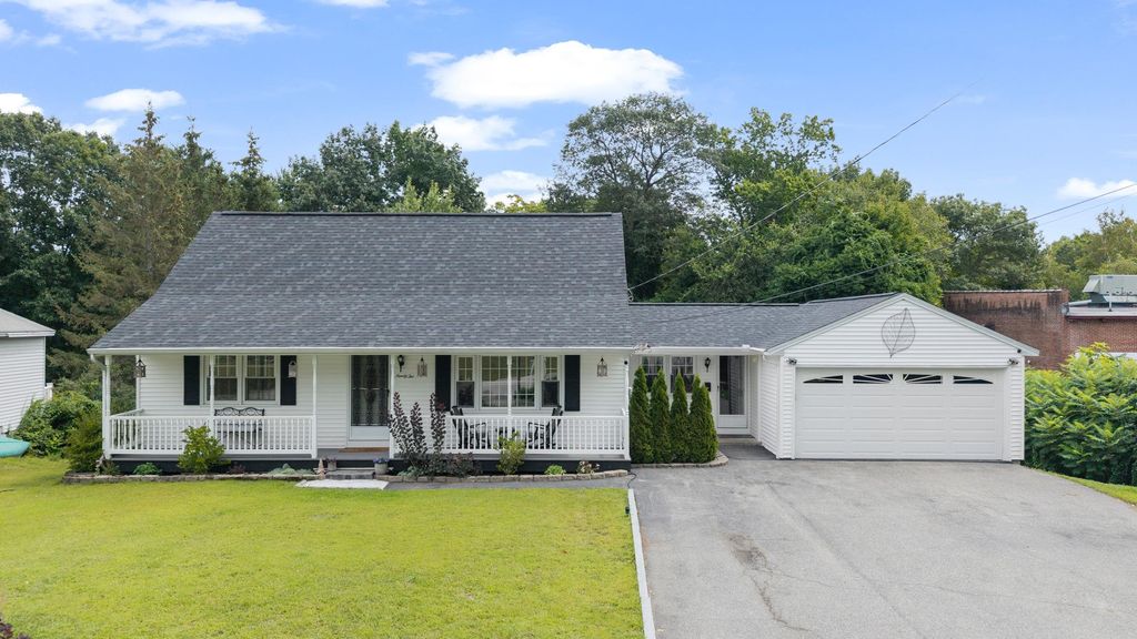 Photo of 92 Gillis Street, Nashua, NH 03060 (MLS # 5062876)