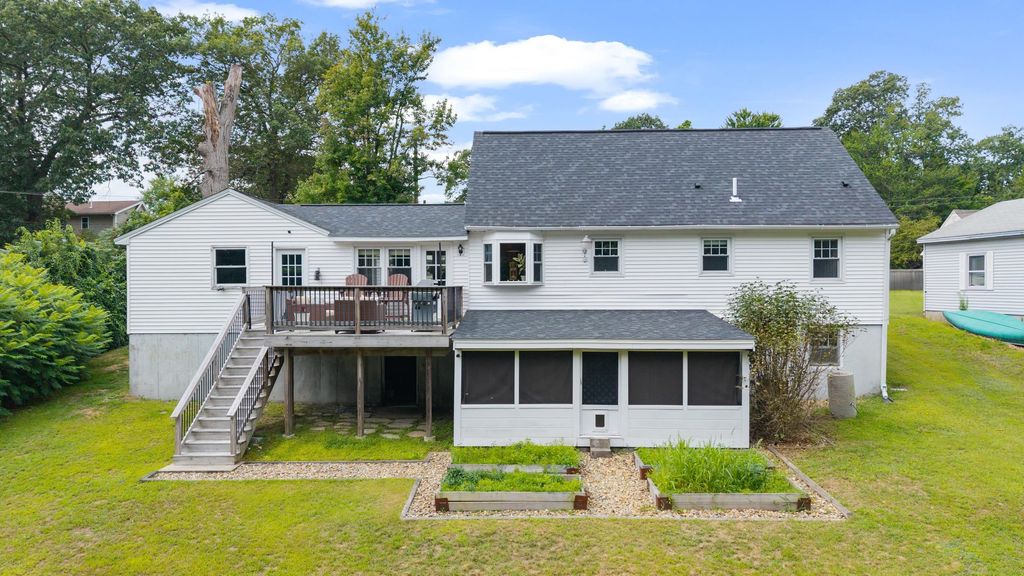 Photo of 92 Gillis Street, Nashua, NH 03060 (MLS # 5062876)