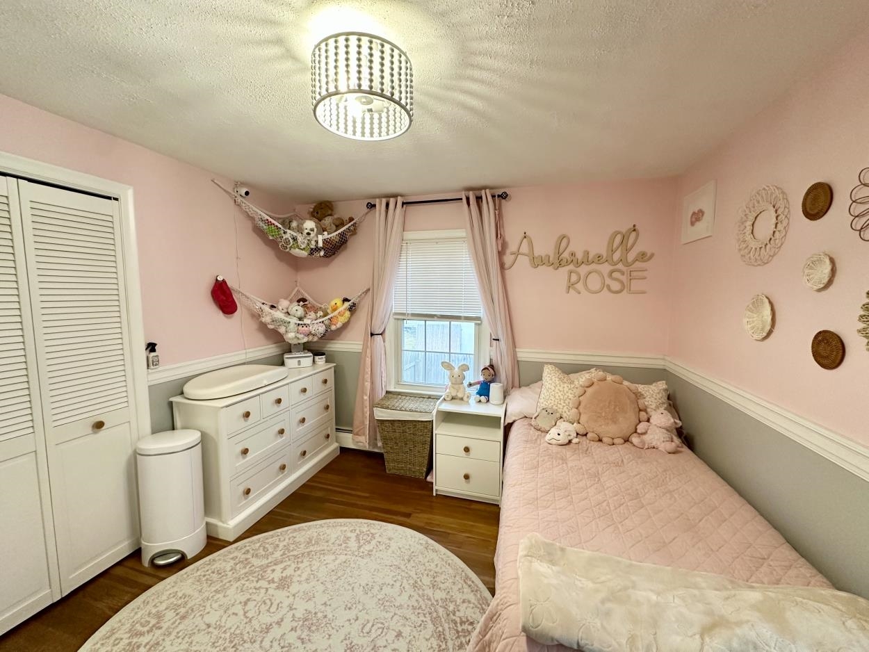 Manchester, New Hampshire 03109, United States, 3 Bedrooms Bedrooms, ,1 BathroomBathrooms,Residential,Pending,246917