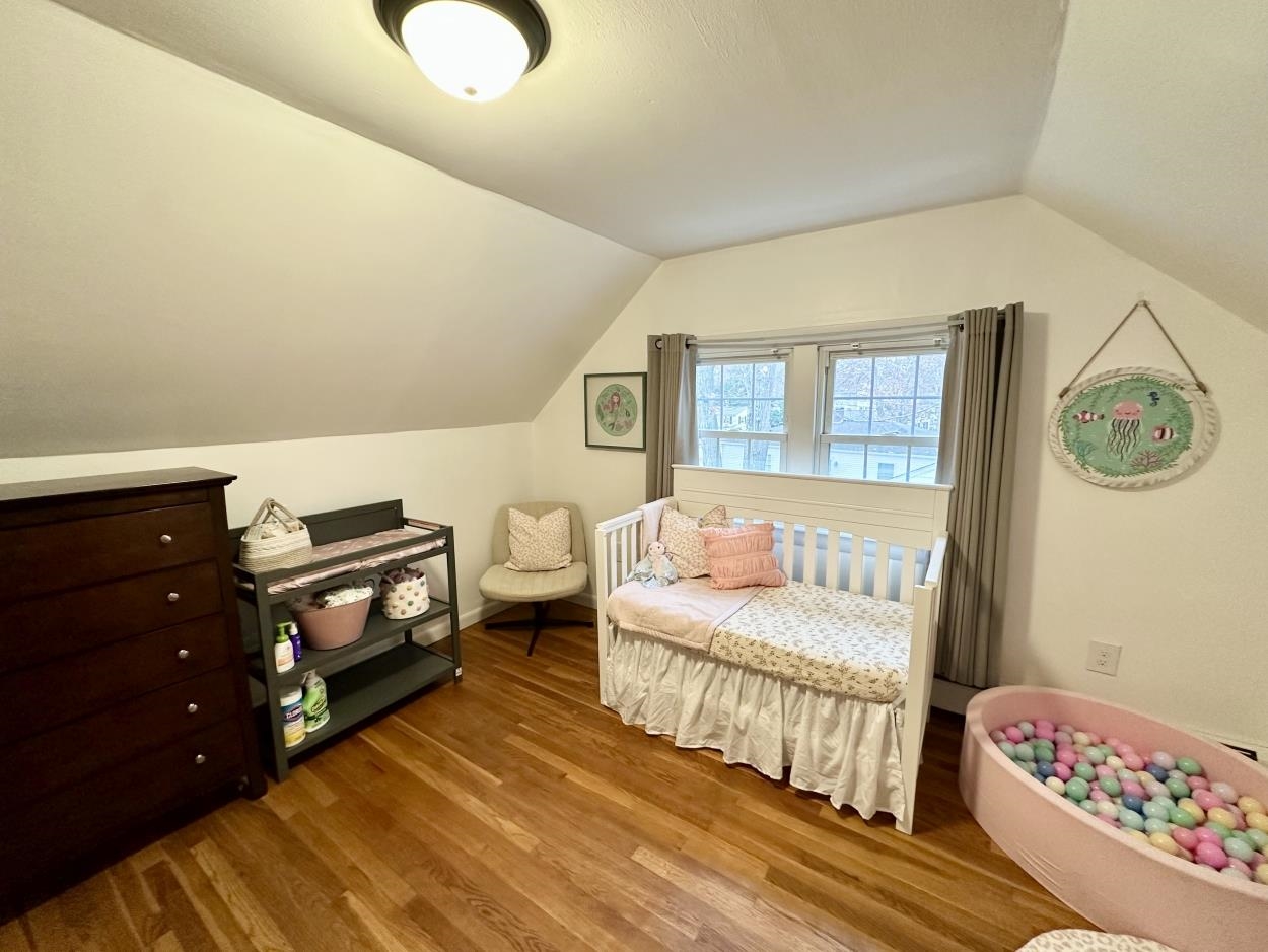 Manchester, New Hampshire 03109, United States, 3 Bedrooms Bedrooms, ,1 BathroomBathrooms,Residential,Pending,246917