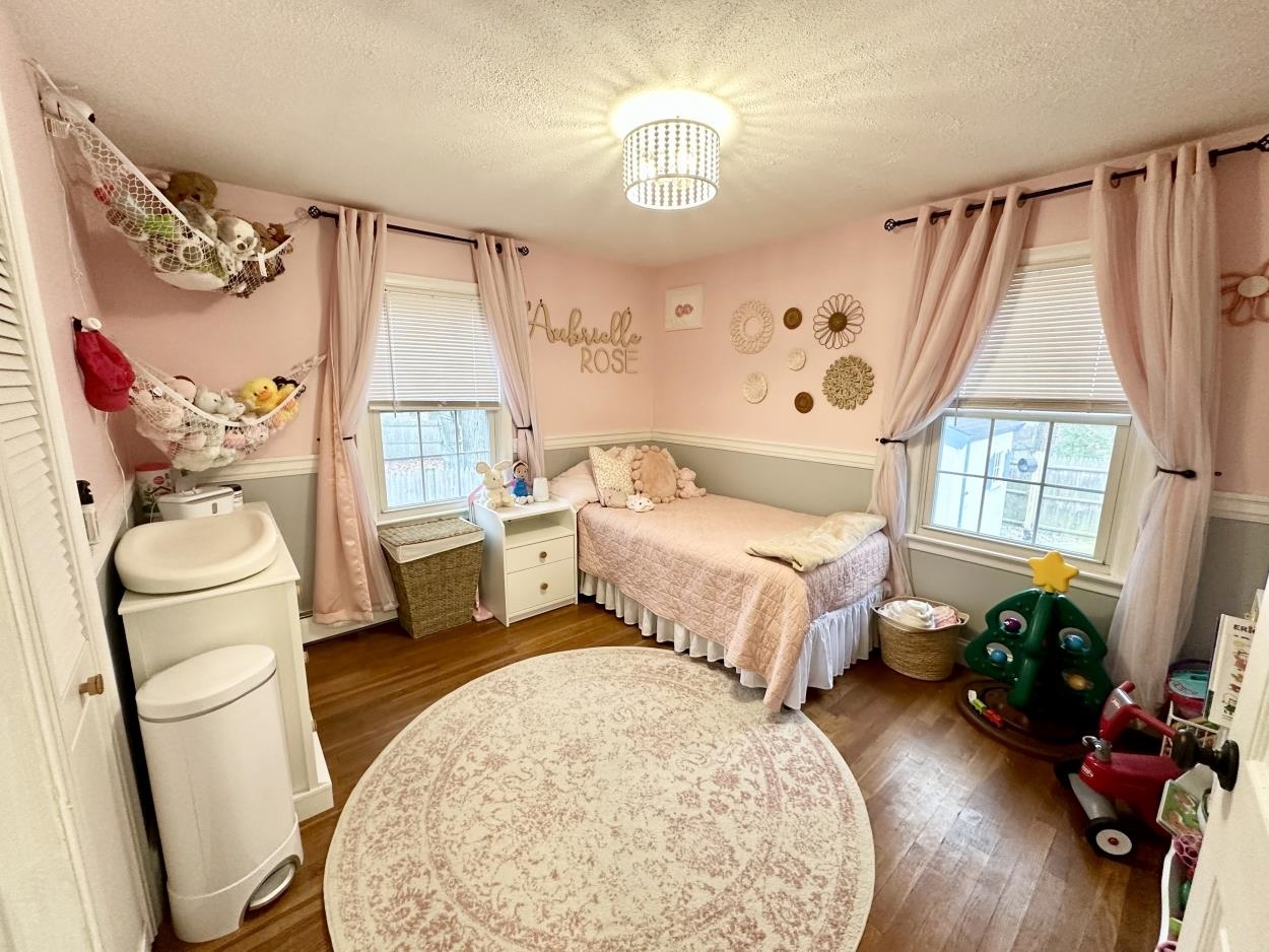 Manchester, New Hampshire 03109, United States, 3 Bedrooms Bedrooms, ,1 BathroomBathrooms,Residential,Pending,246917