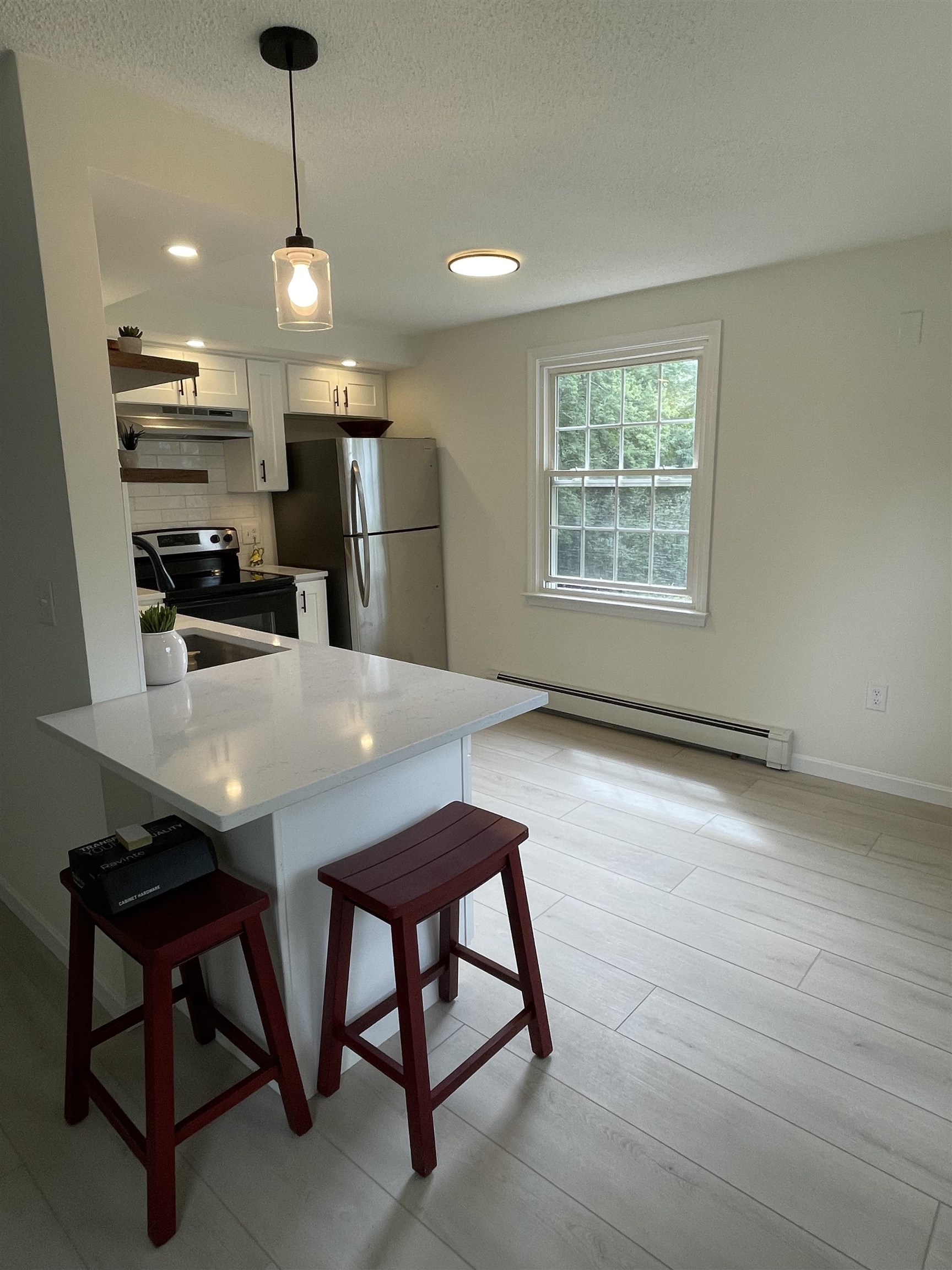 4 Colonial Road