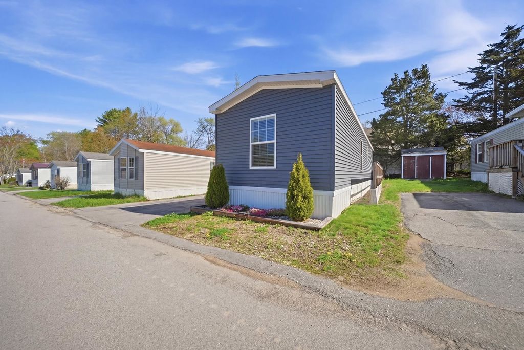 Photo of 20 Amherst Road, Newmarket, NH 03857 (MLS # 5088248)