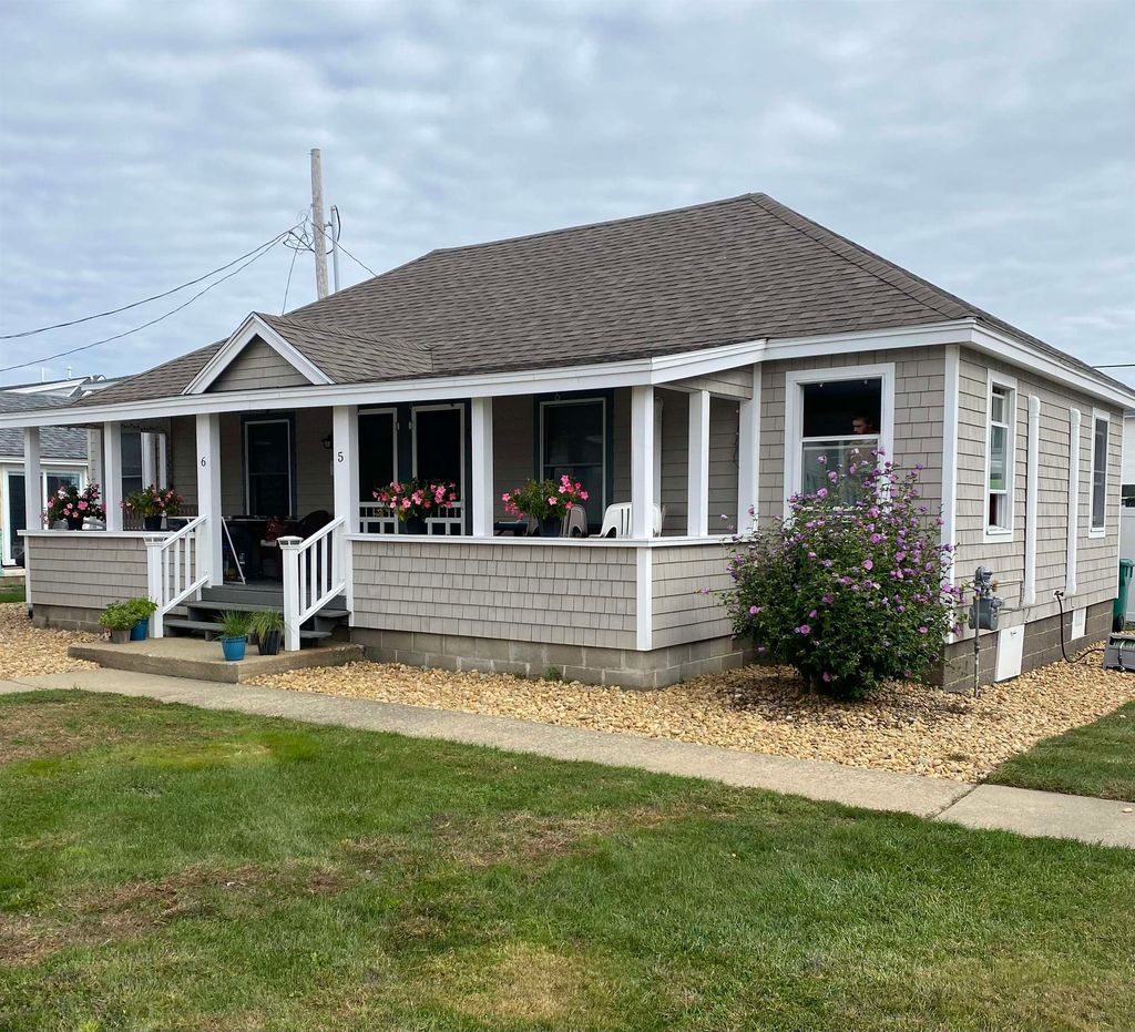 Photo of 23 Fuller Acres #5, Hampton, NH 03842 (MLS # 5067536)