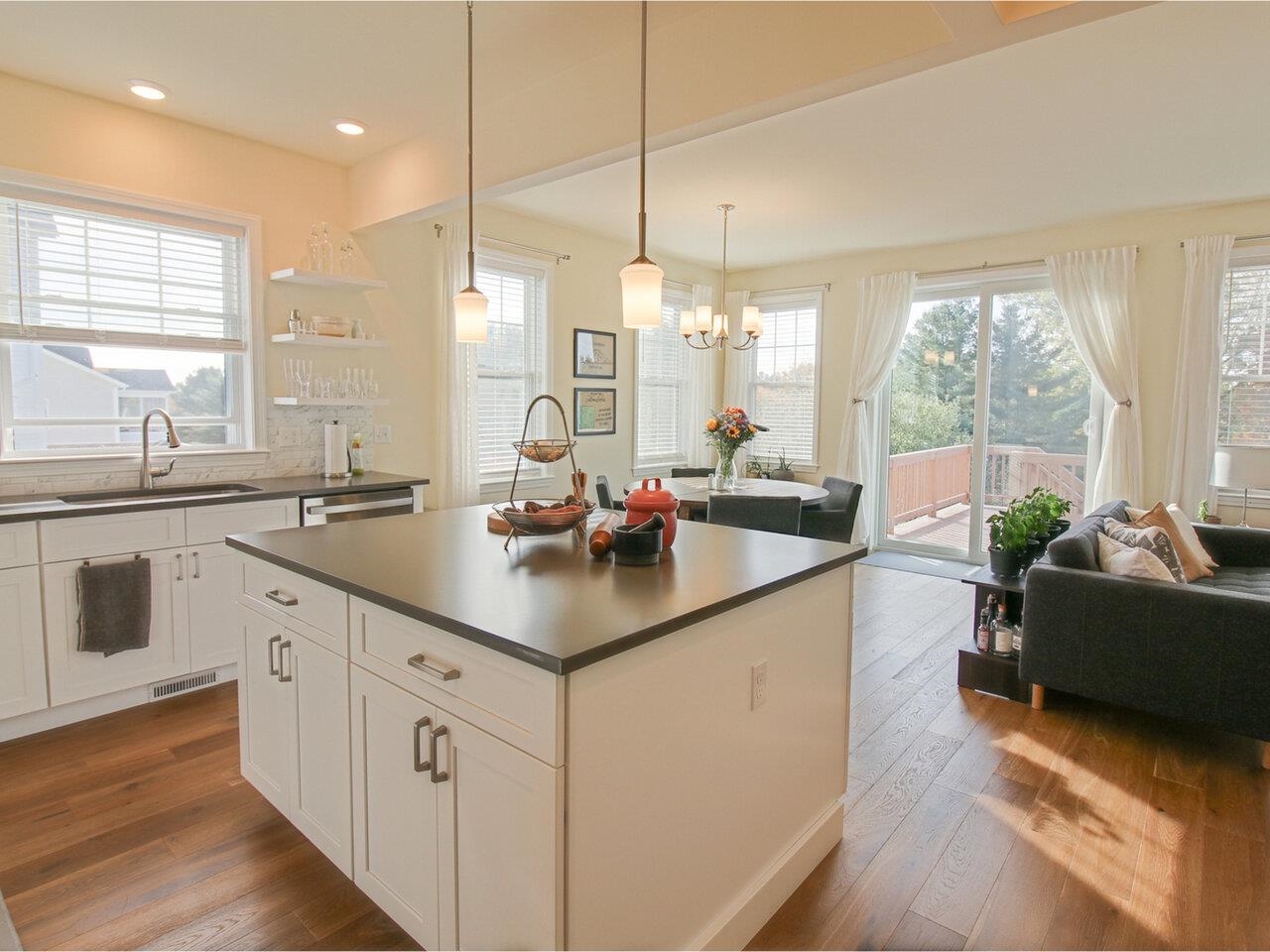 115 Horseshoe Circle