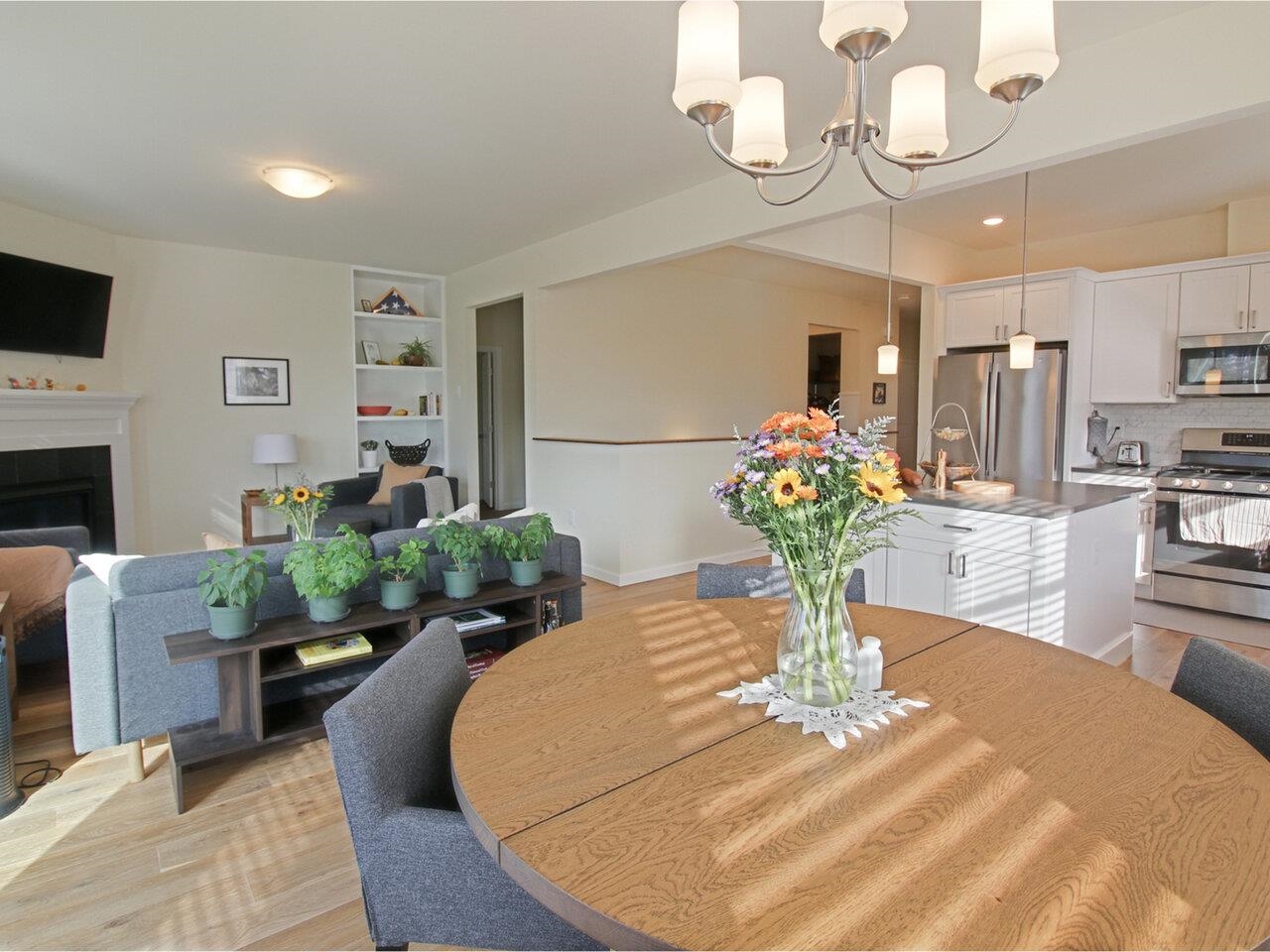 115 Horseshoe Circle