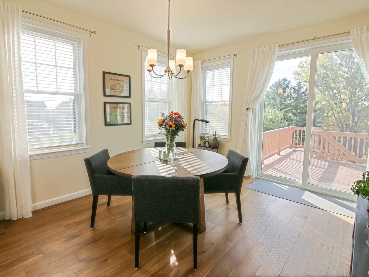 115 Horseshoe Circle