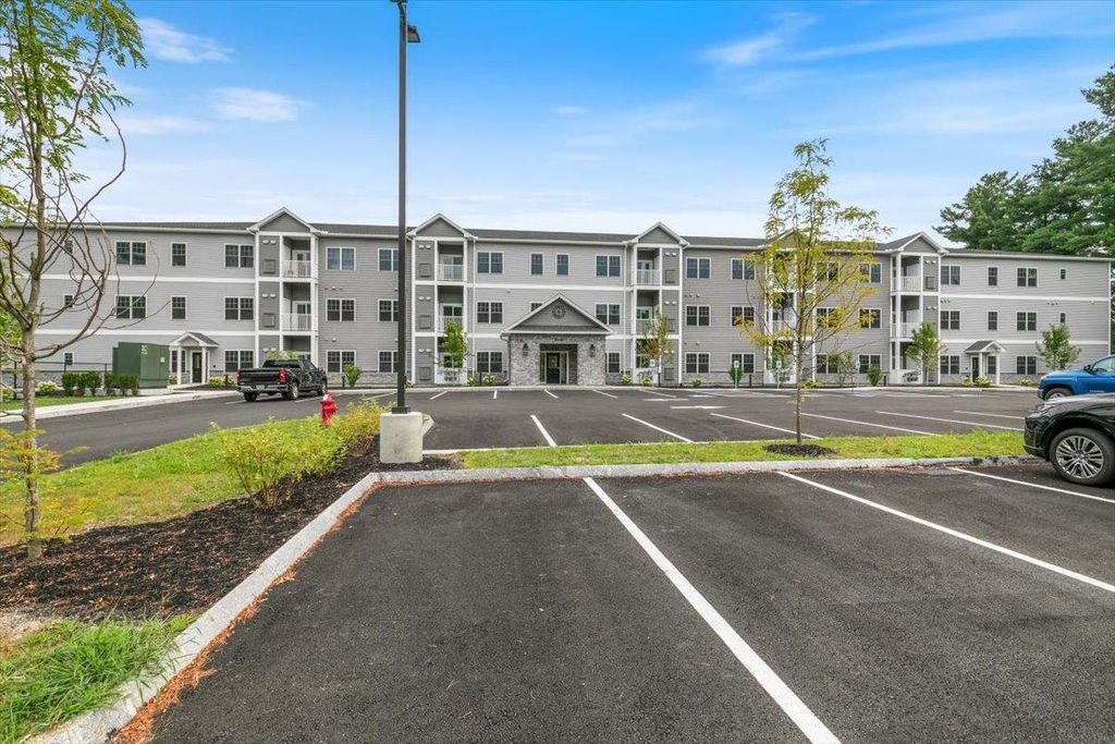 Photo of 10100 S Willow Street #312, Manchester, NH 03103 (MLS # 5057078)