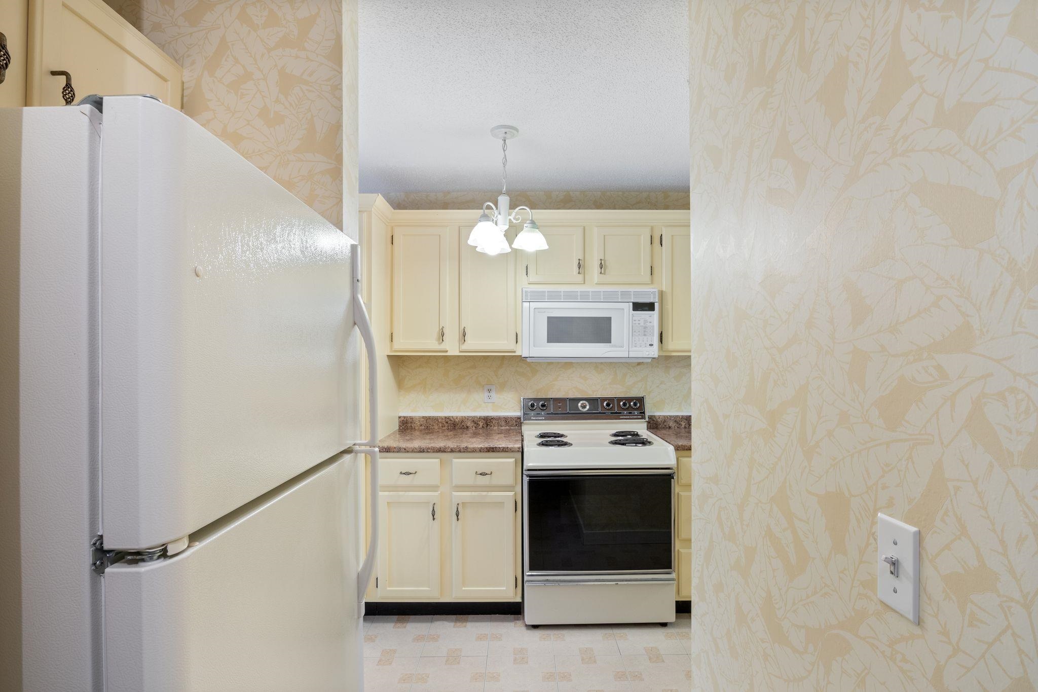 38 Dunvegan Woods Drive