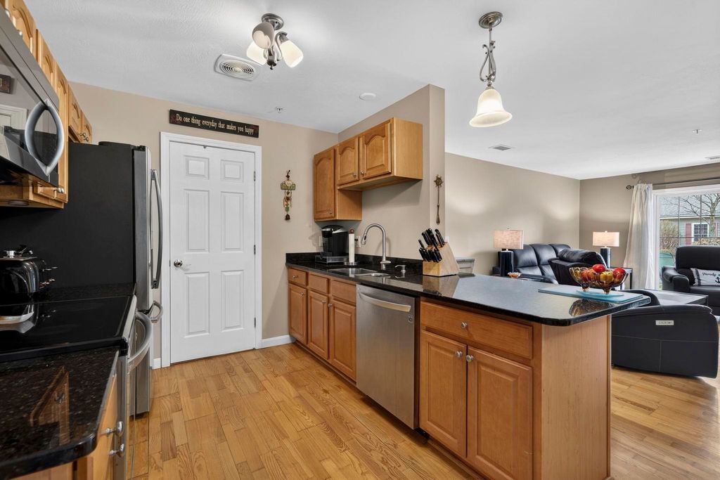 Photo of 65 Fordway Extension #4111, Derry, NH 03038 (MLS # 5081861)