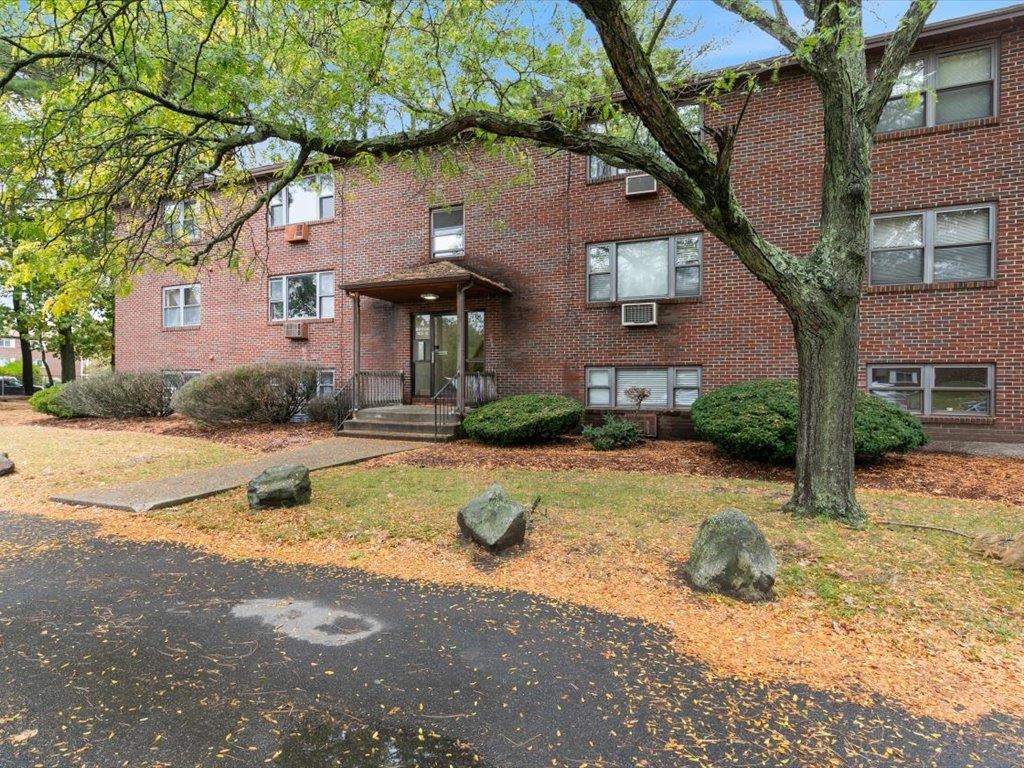 4 Brook Road 409