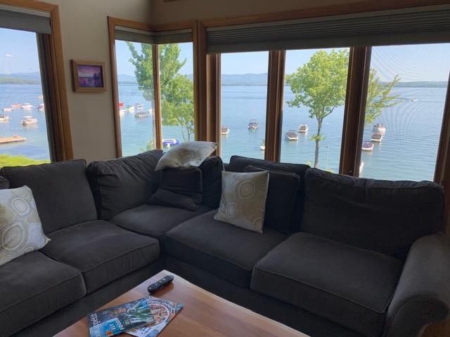 2696 Lake Shore Road 4