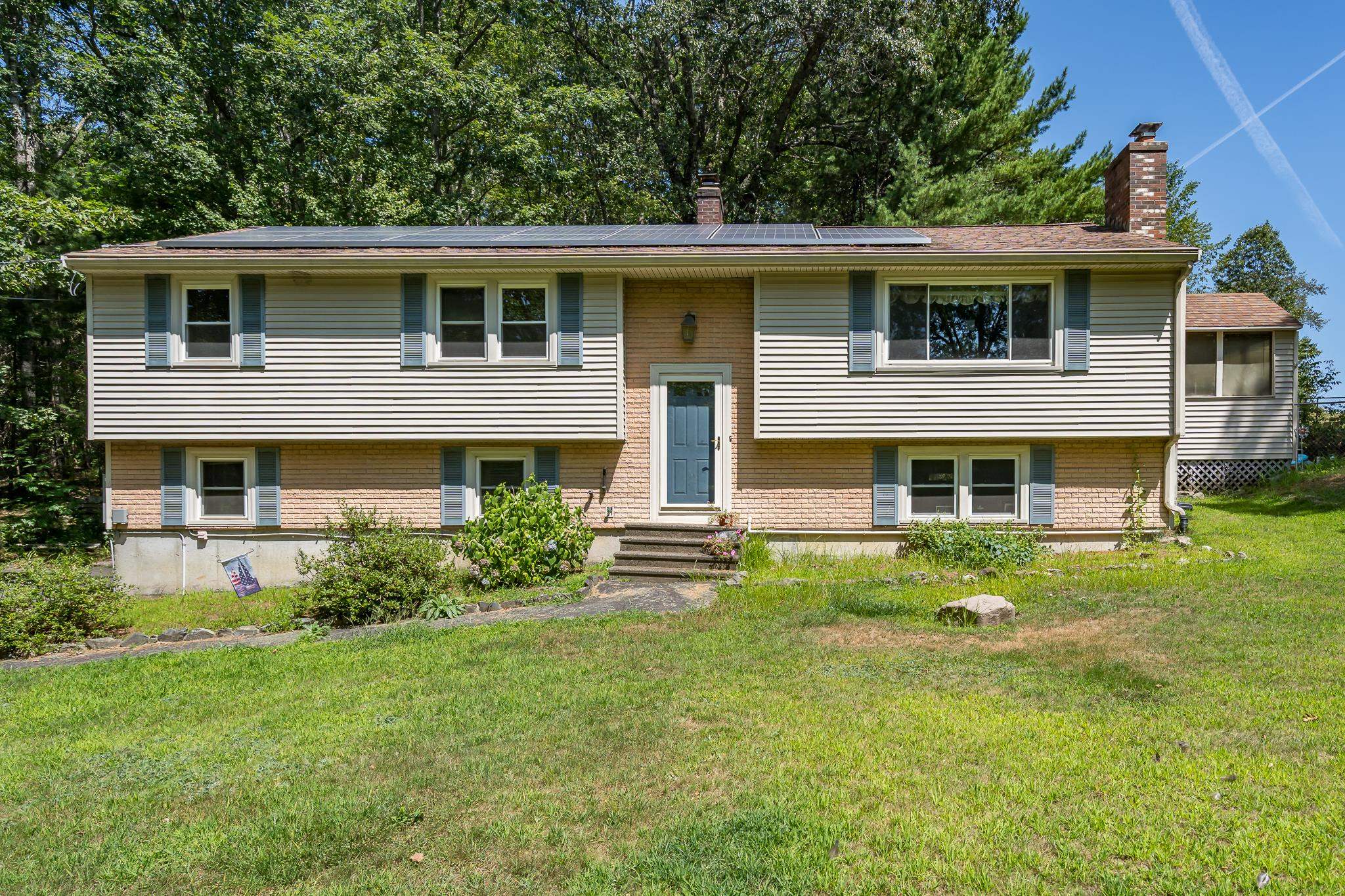 32 Island Pond Road