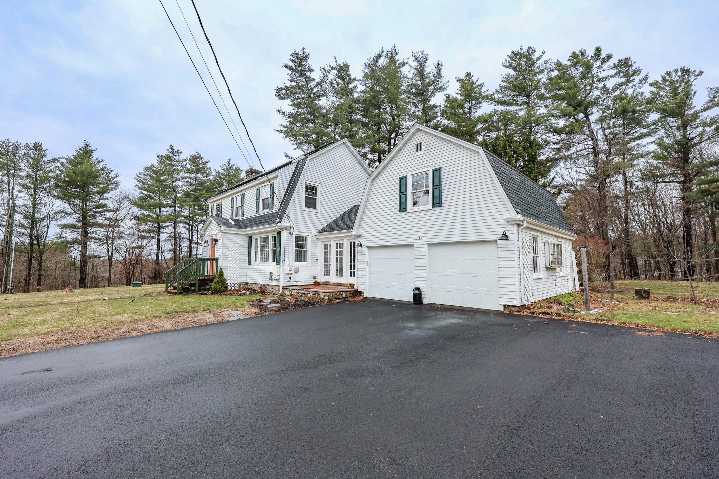 34 E Derry Road