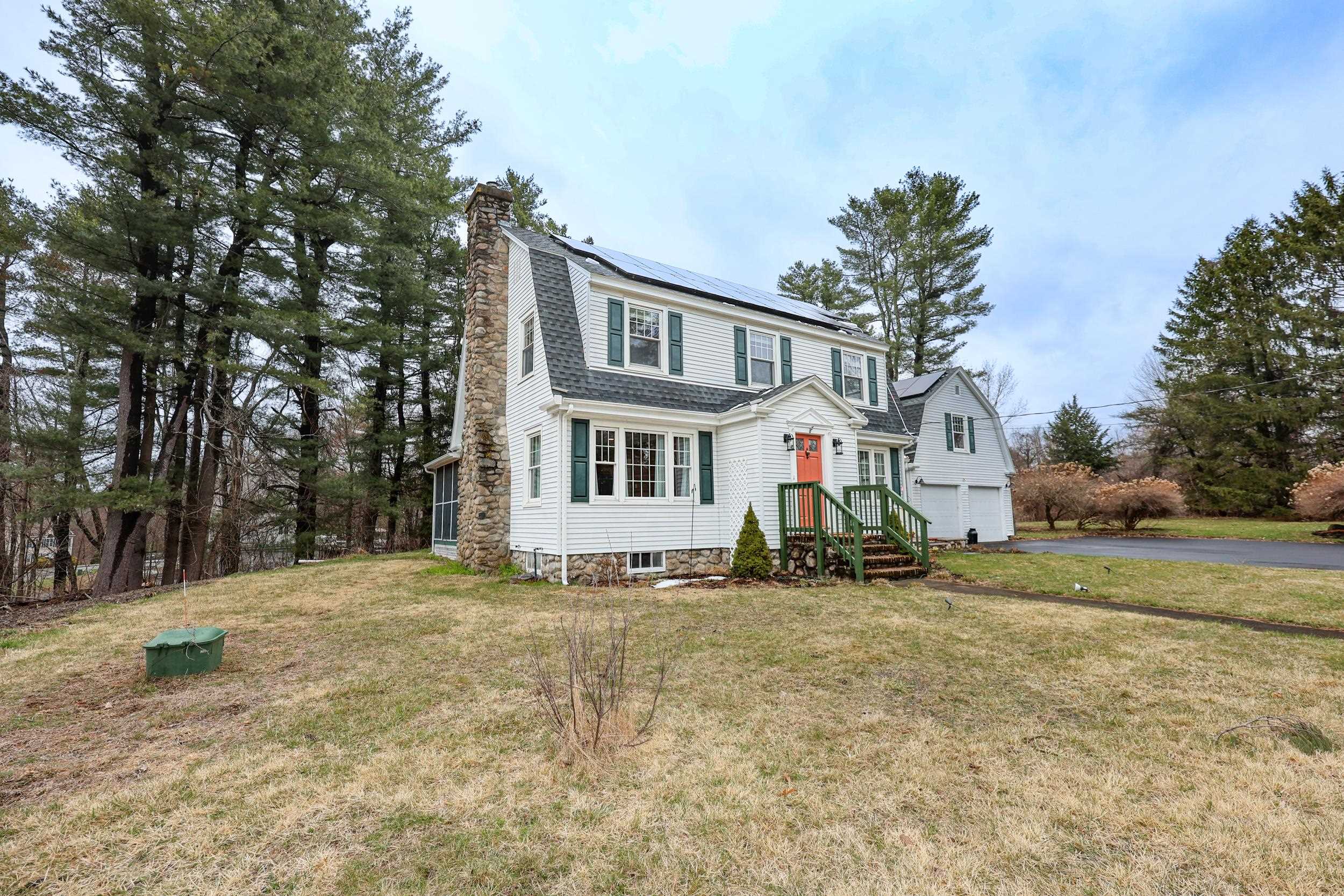 34 E Derry Road