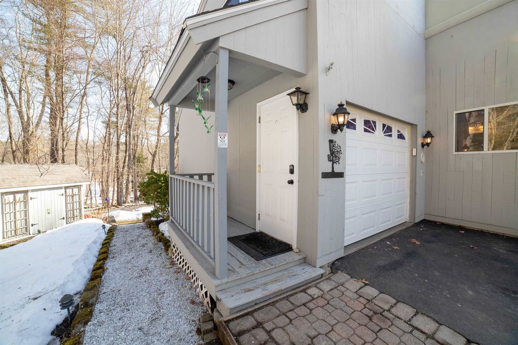 Photo of 15 Eastman Drive, Derry, NH 03038 (MLS # 5079032)