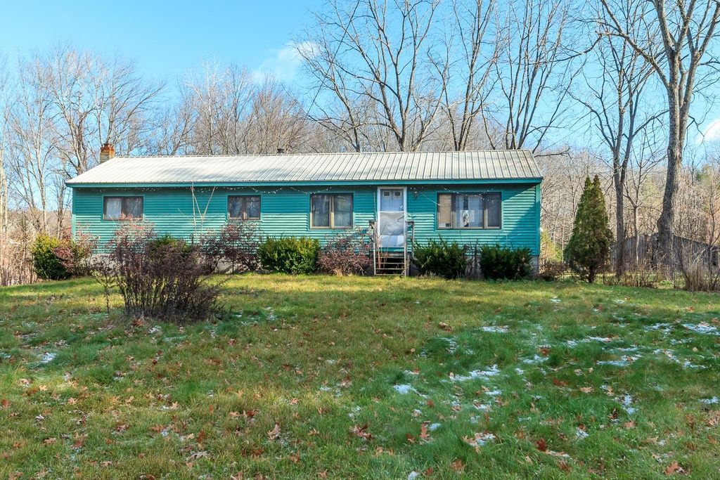 Photo of 396 Dearborn Road, Auburn, NH 03032 (MLS # 5071012)