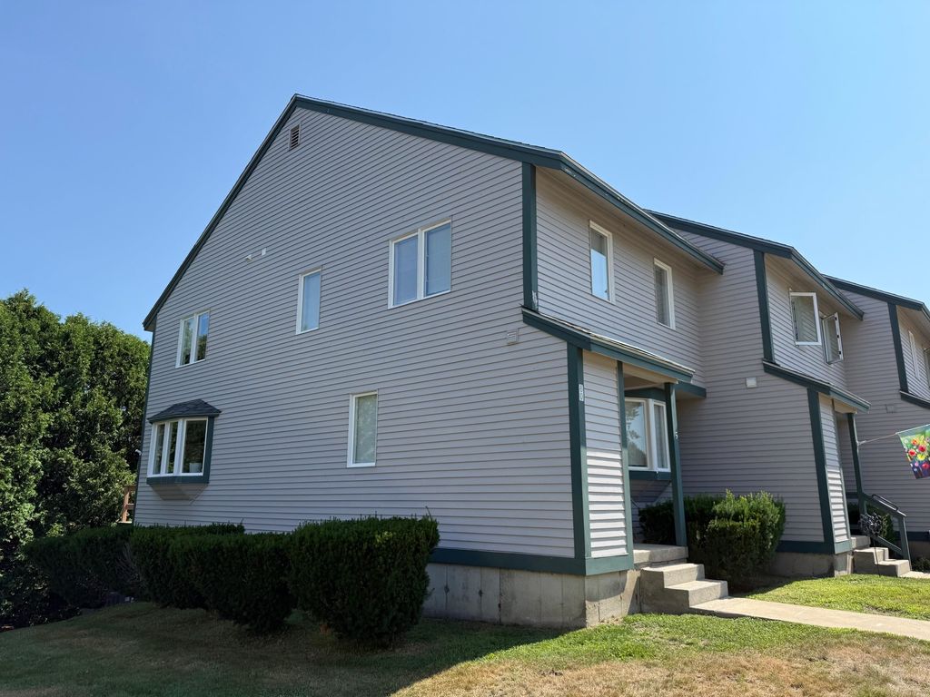 Photo of 60 Wellington Village Drive #5, Bristol, NH 03222 (MLS # 5079427)