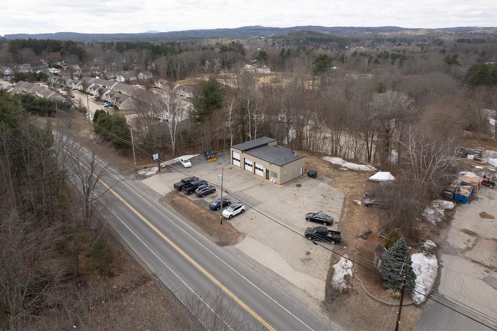 Photo of 1806 Hooksett Road, Hooksett, NH 03106 (MLS # 5081373)