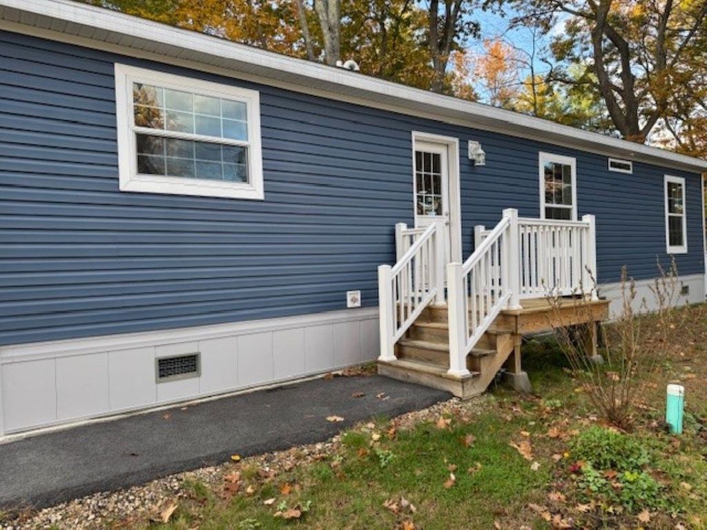 Photo of 139 Robinhood Drive, Exeter, NH 03833 (MLS # 5067015)