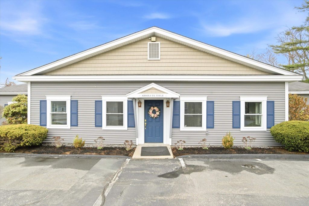 Photo of 8 Chestnut Drive, Bedford, NH 03110 (MLS # 5085059)