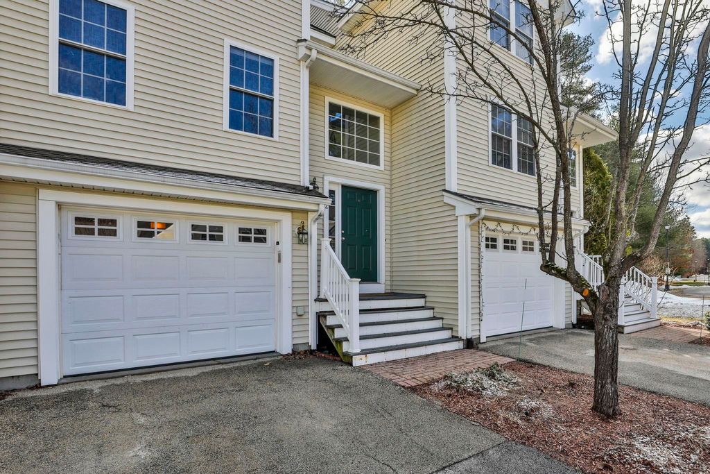 Photo of 92 Barrington Avenue, Nashua, NH 03062 (MLS # 5080873)