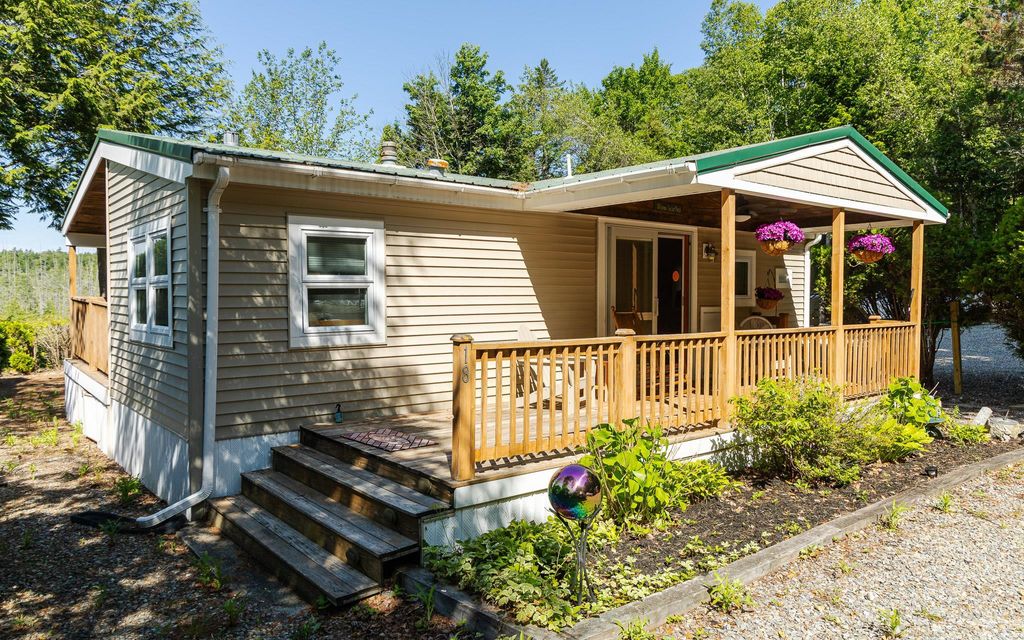 Photo of 18 Lakeside Drive, Fitzwilliam, NH 03447 (MLS # 5048347)