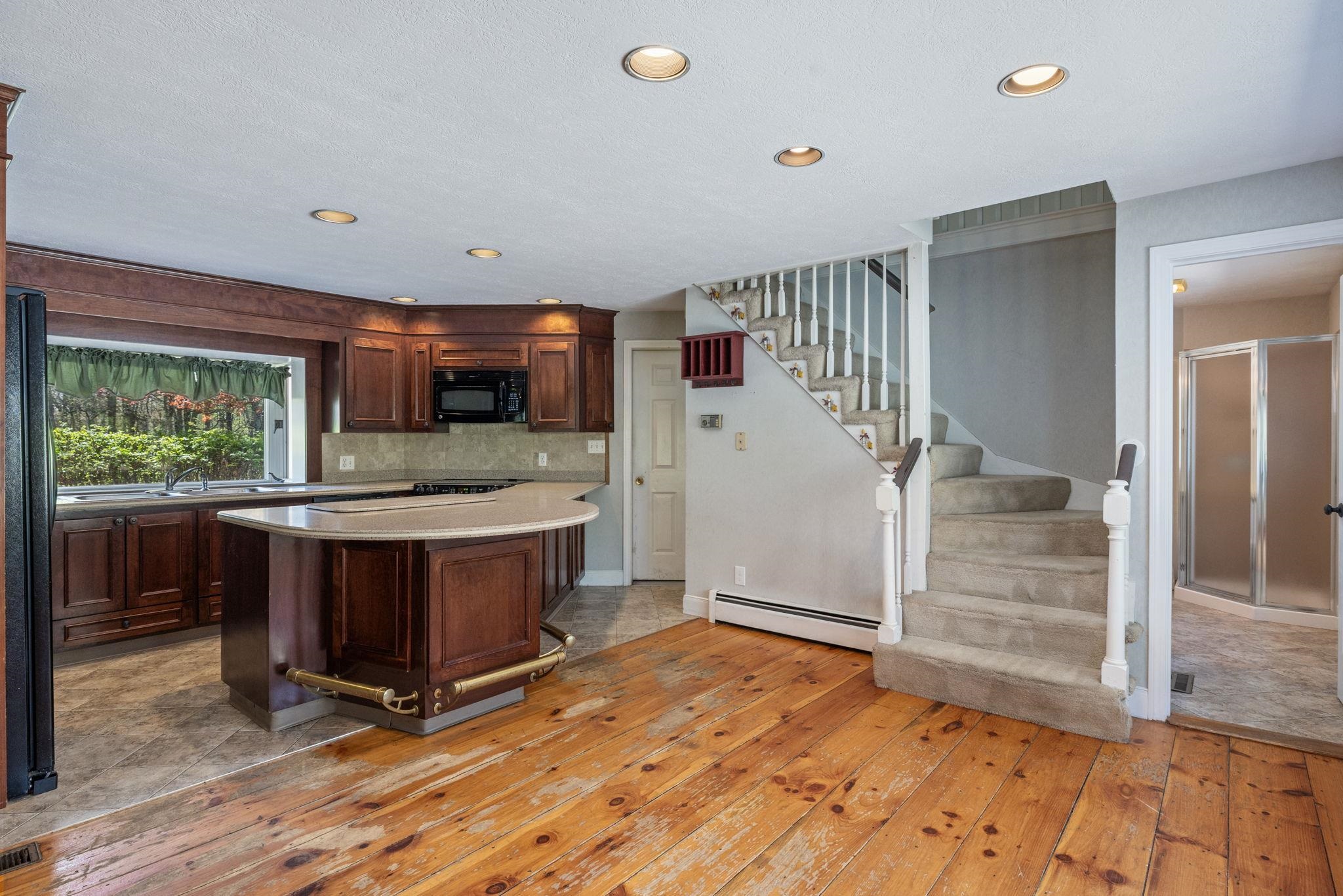 7 Rose Lane