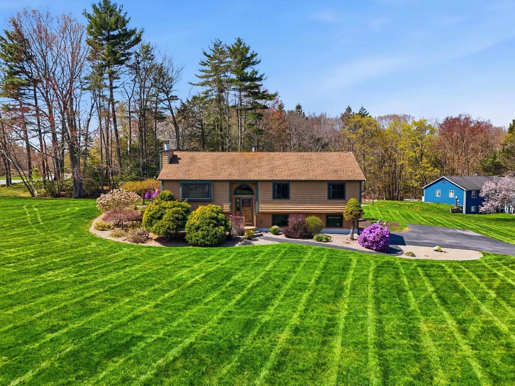 Photo of 101 Harper Ridge Road, Hampstead, NH 03826 (MLS # 5087546)