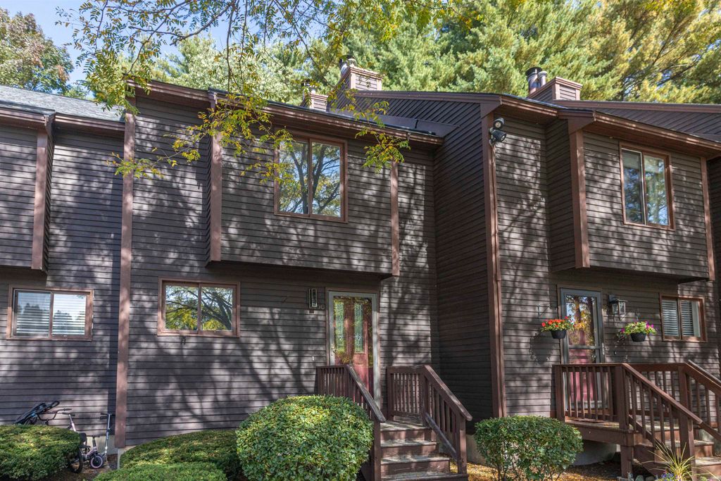 Photo of 50 Thornhill Road, Stratham, NH 03885 (MLS # 5064012)