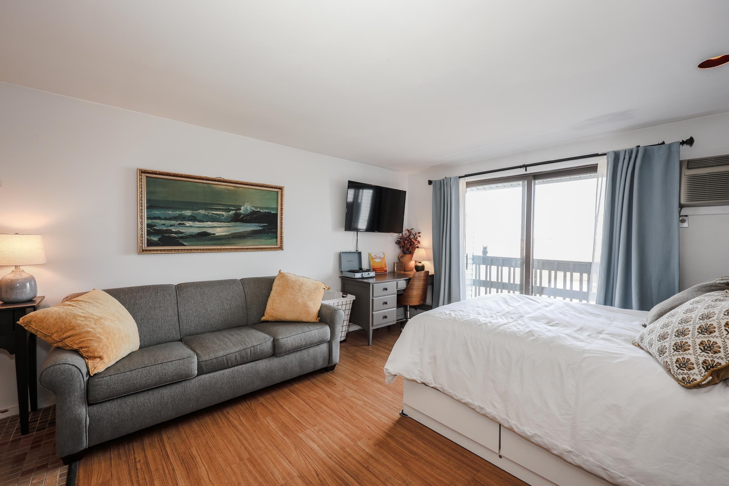 415 Ocean Boulevard 3E