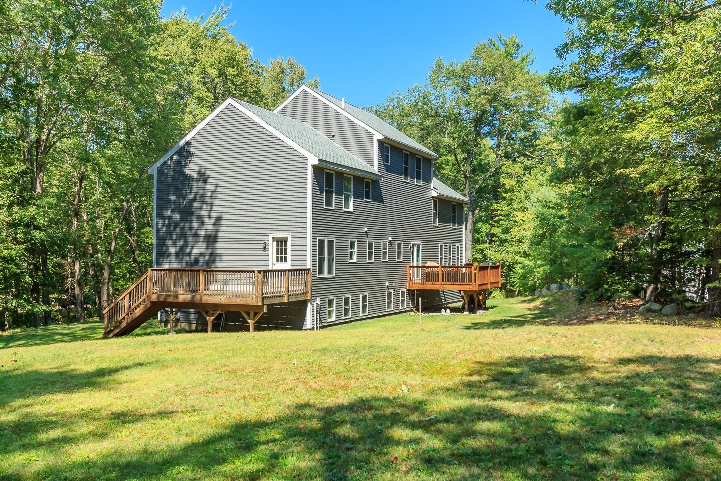 Sandown, New Hampshire 03873, United States, 3 Bedrooms Bedrooms, ,3 BathroomsBathrooms,Residential,Active,211897