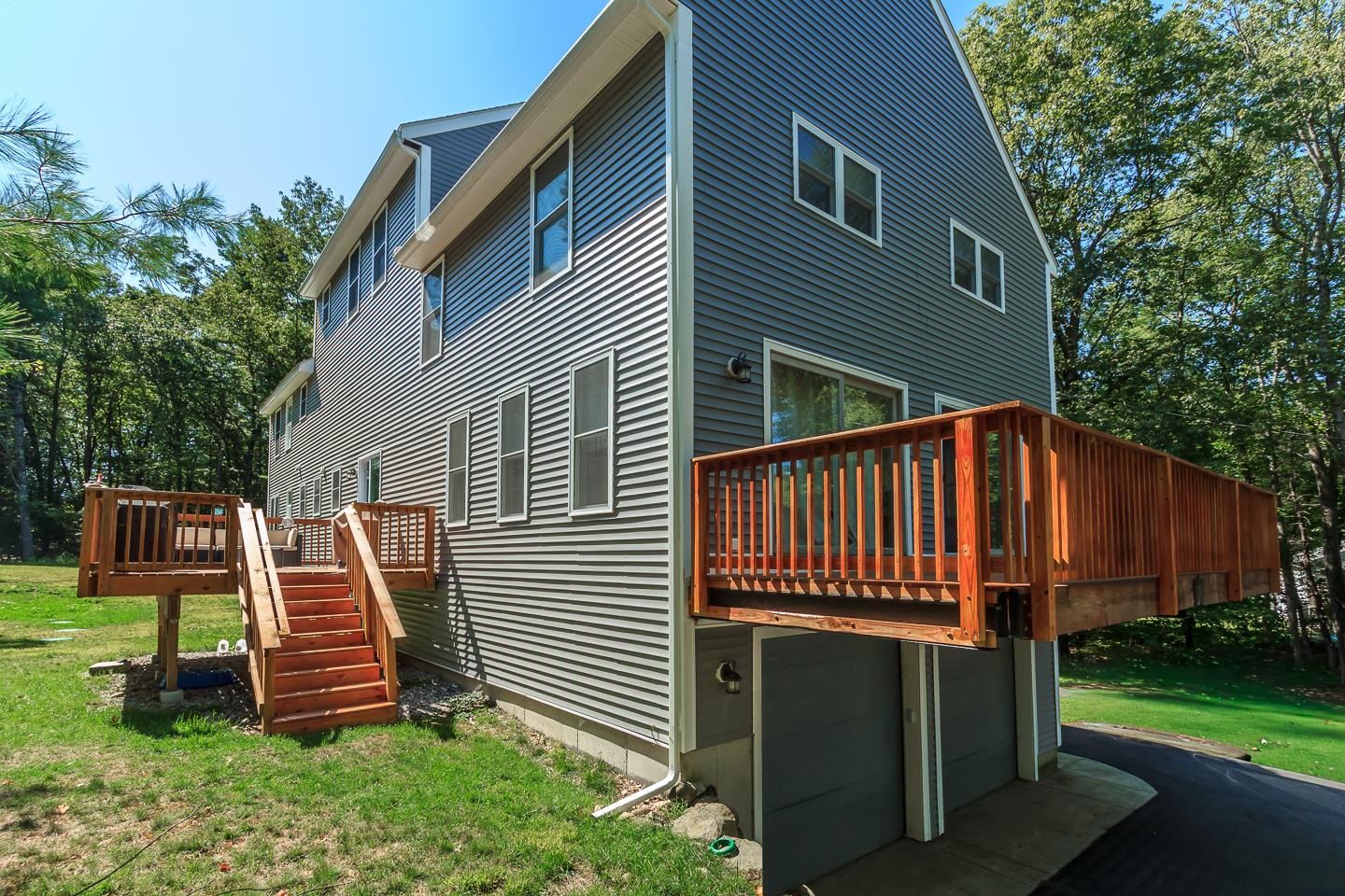 Sandown, New Hampshire 03873, United States, 3 Bedrooms Bedrooms, ,3 BathroomsBathrooms,Residential,Active,211897