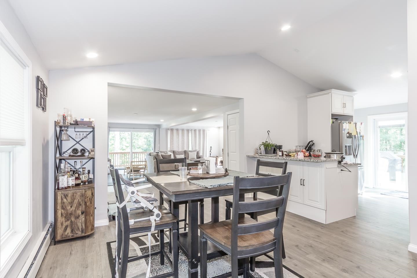 Sandown, New Hampshire 03873, United States, 3 Bedrooms Bedrooms, ,3 BathroomsBathrooms,Residential,Active,211897