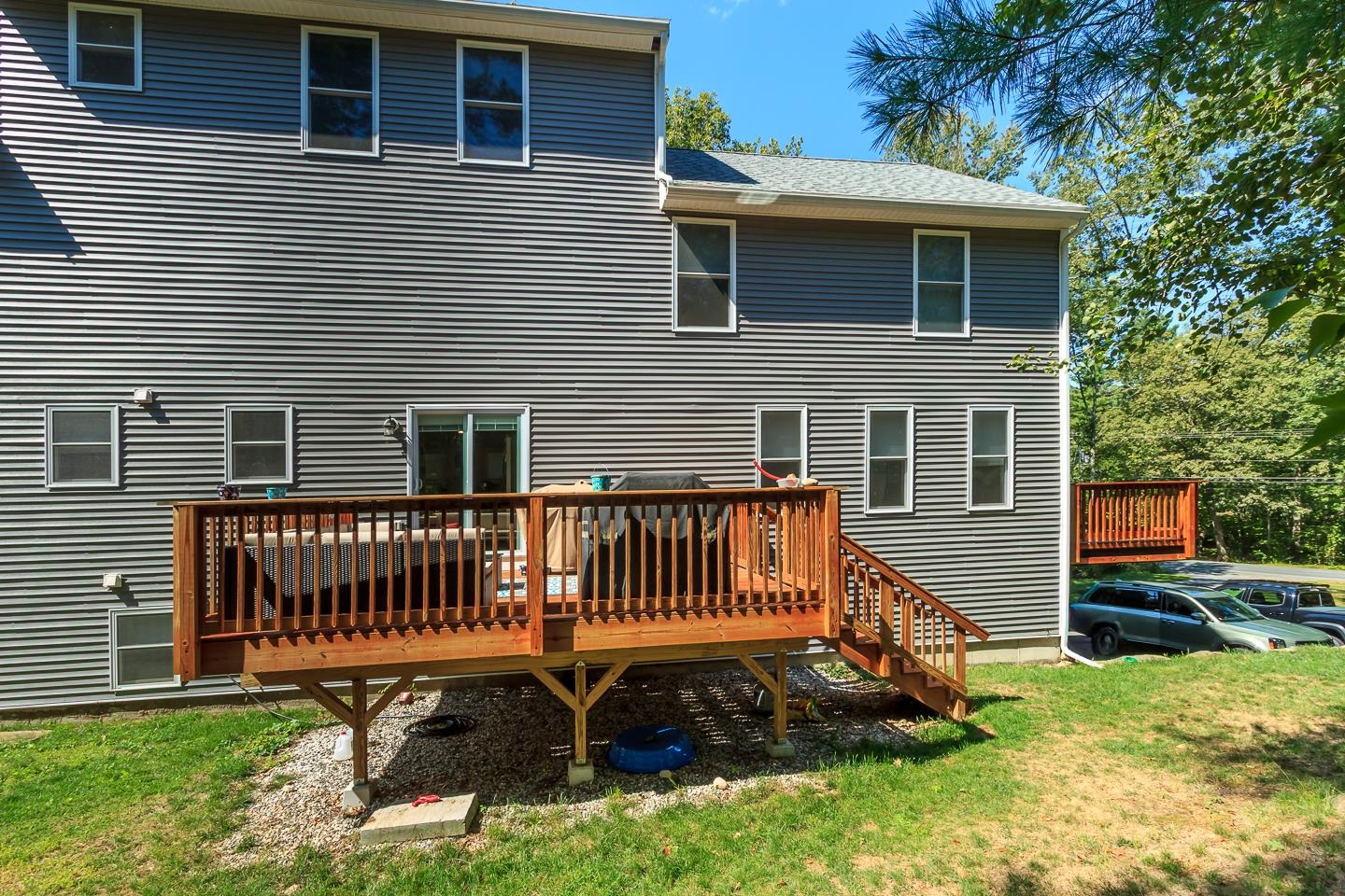 Sandown, New Hampshire 03873, United States, 3 Bedrooms Bedrooms, ,3 BathroomsBathrooms,Residential,Active,211897